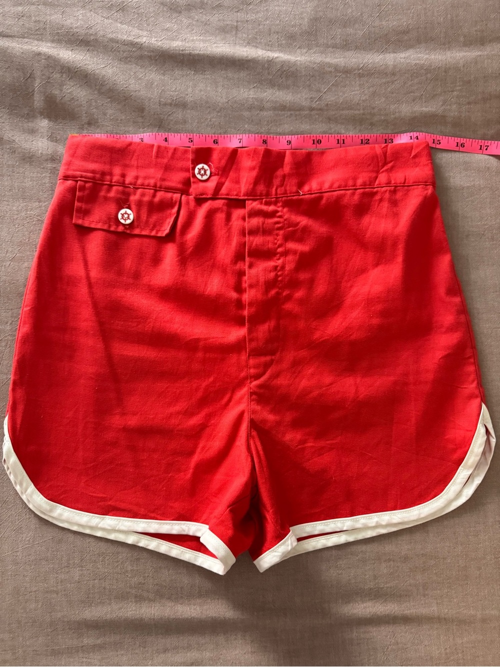 Vintage sporty high rise shorts. Please see pics!